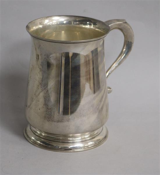 A George V silver mug, William Lister & Sons, London, 1931, 12.5 oz.